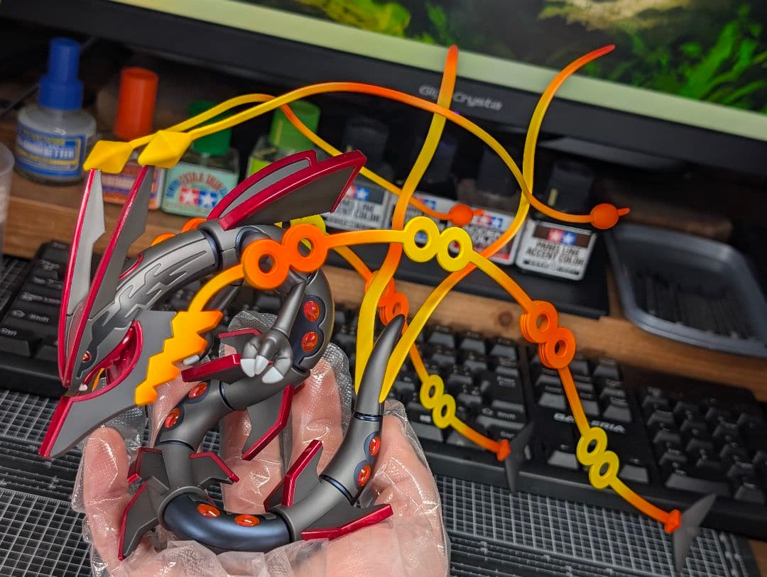 黒いメガレックウザ　全塗装　完成品　ポケプラ