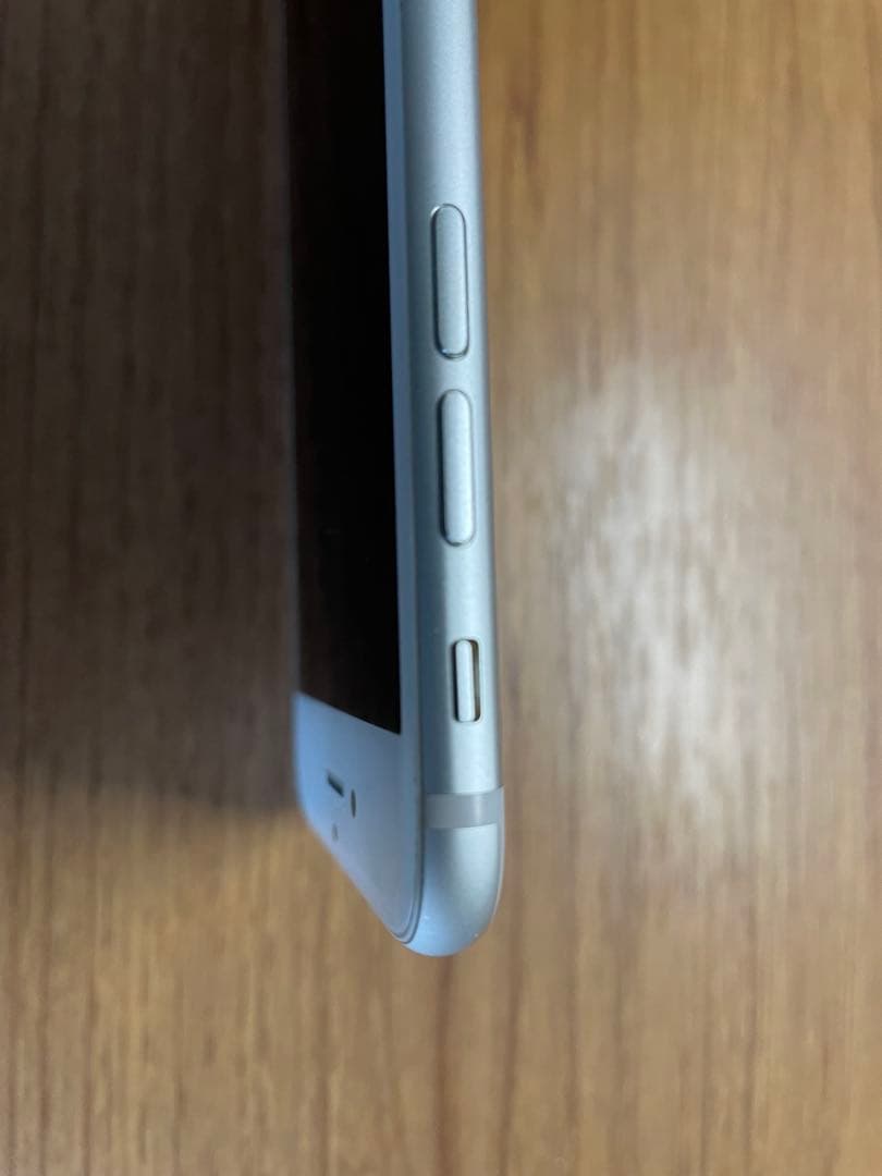 iPhone7 32GB シルバー　美品　SIMフリー バッテリー81%