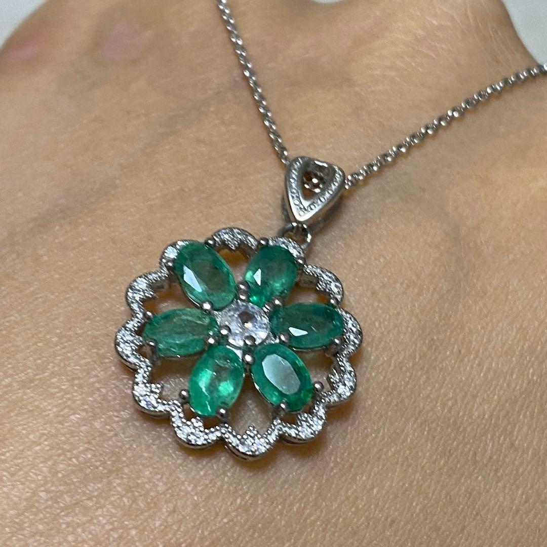【30%OFF】天然石ペンダント　エメラルド　緑　6*4mm SV925刻印