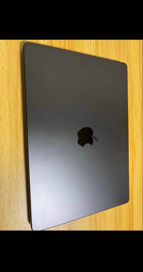 MacBook Pro M4チップ搭載、16GBメモリ、512GB 美品