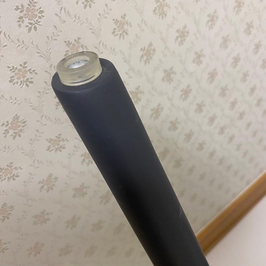 軽やかに美しく、そして強く。今にも飛び立ちそうな木製スツール KAMOME 2脚