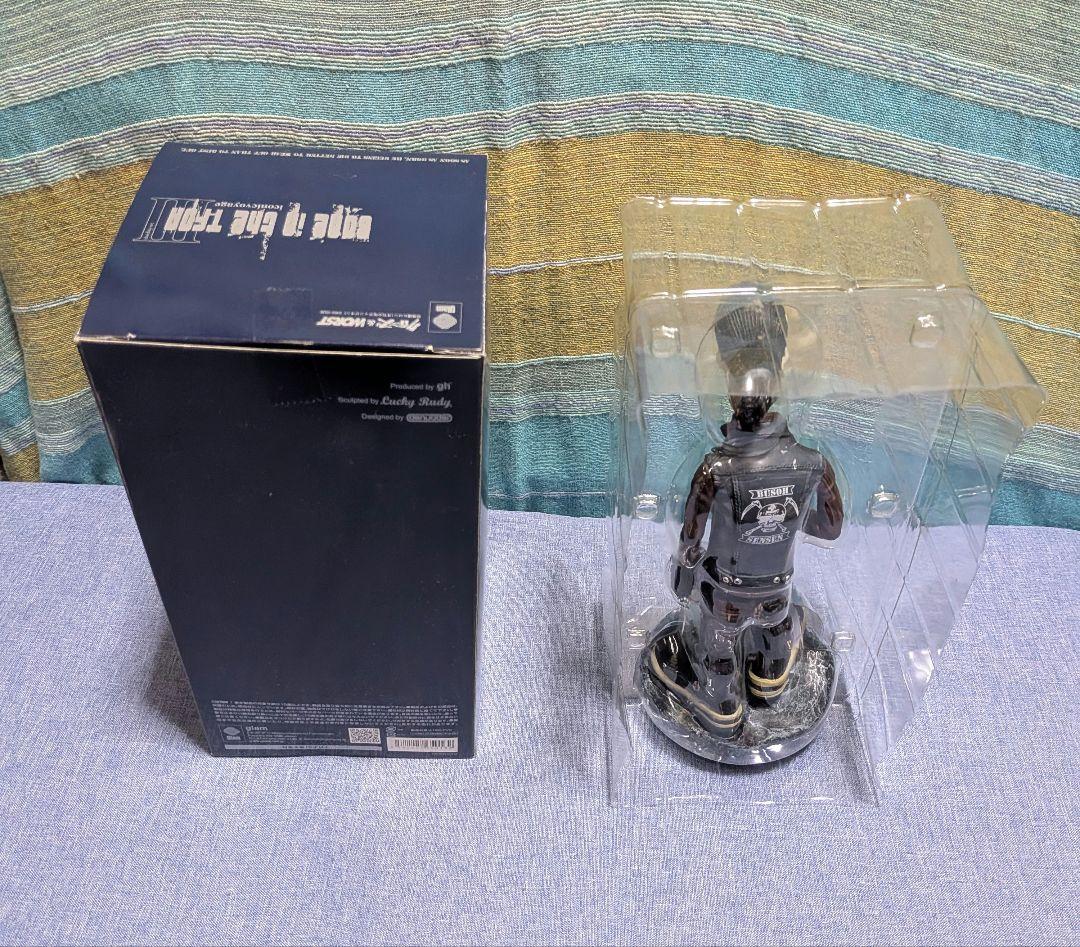 Bone in the TFOAIII iconicvoyageと缶バッチ