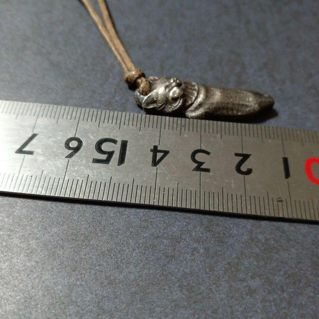 彫金.三沢コレクション.猫シルバーペンダント皮上モ付き