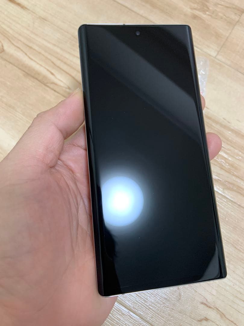 Arrows NX9 ホワイト　スマートフォン F-52A ドコモ　SIMフリー