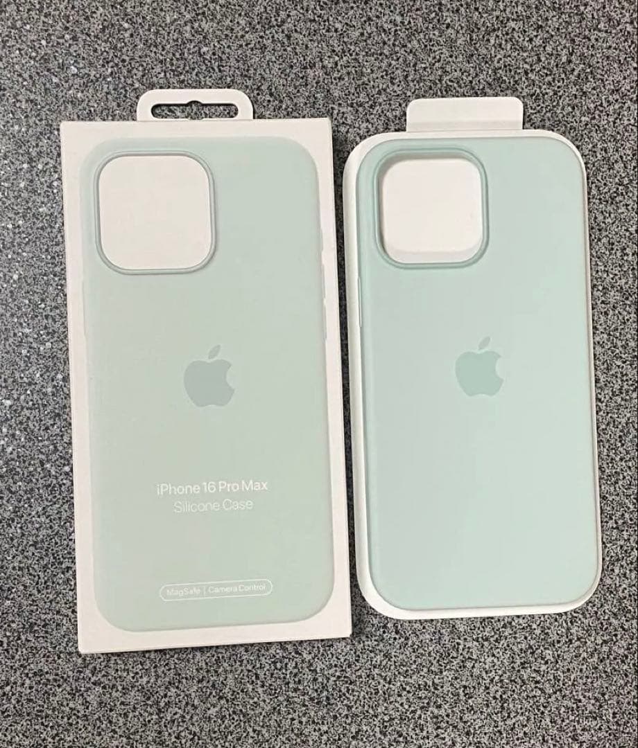 Apple純正　iPhone16ProMax シリコンケース （美品）