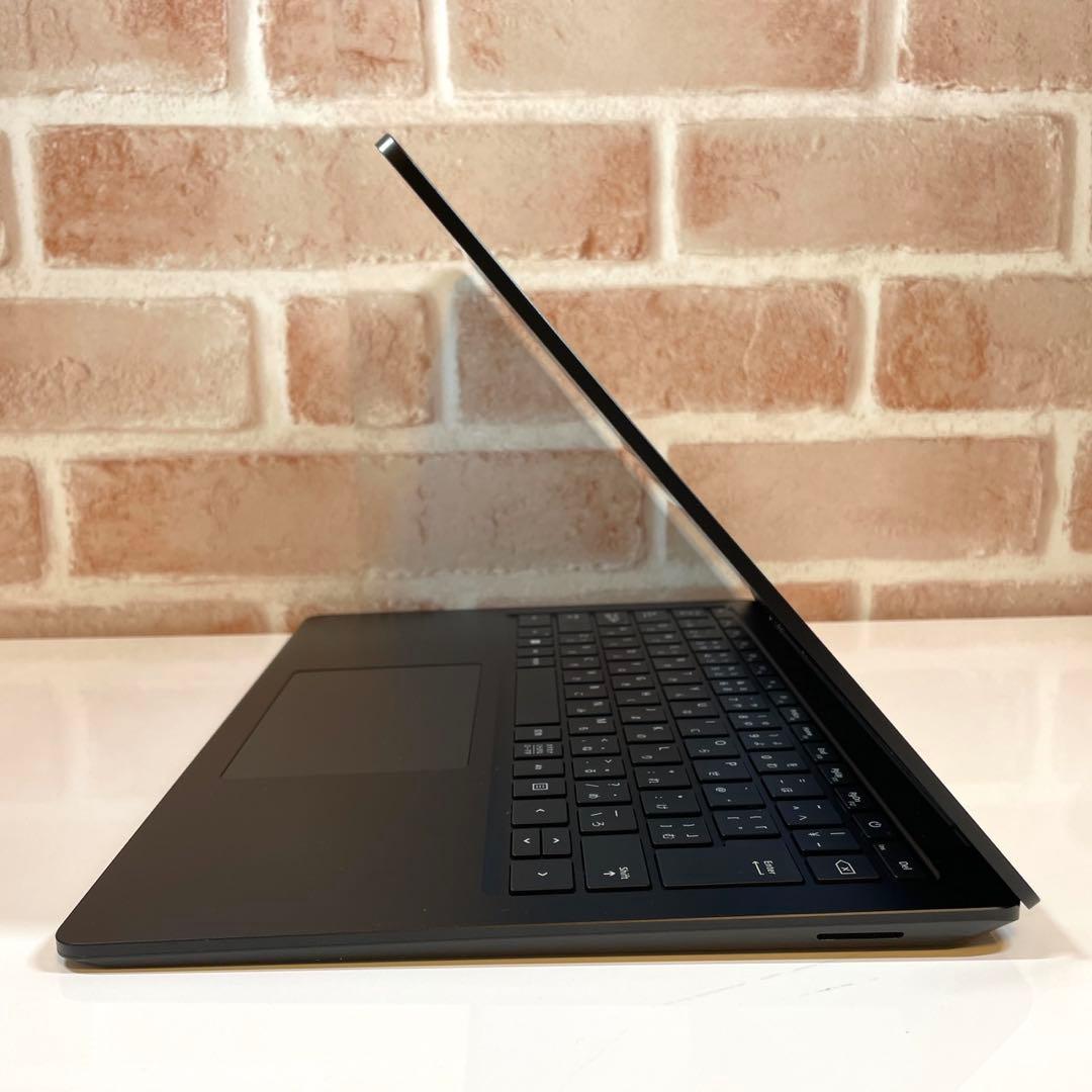 ★美品★ 第11世代i7 16GB SSD256GB Microsoft XX4