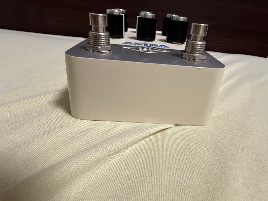 ギター UNIVERSAL AUDIO ASTRA MODULATION MACHINE