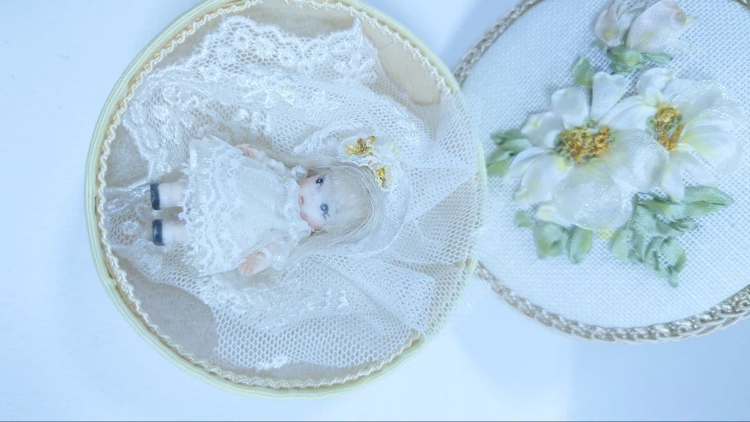 お花になったパティちゃん　ディジー　アンティークレース　リボン刺繍