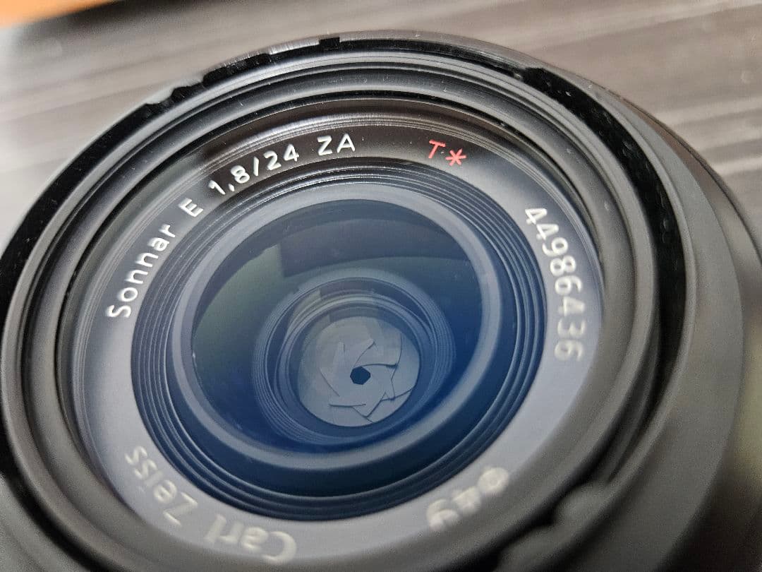 SONY SEL24F18Z レンズ