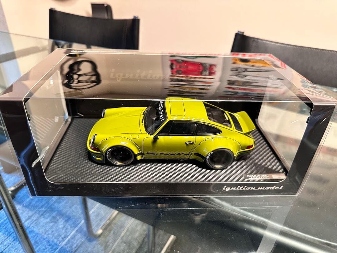 ミニカー RWB930 Backdate green 1/18 ignition