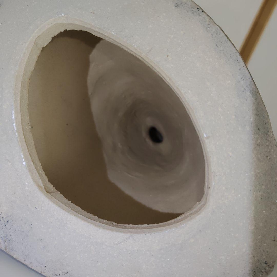 女性立像人形　陶器製　芸術作品　砥部焼？　台付き１体