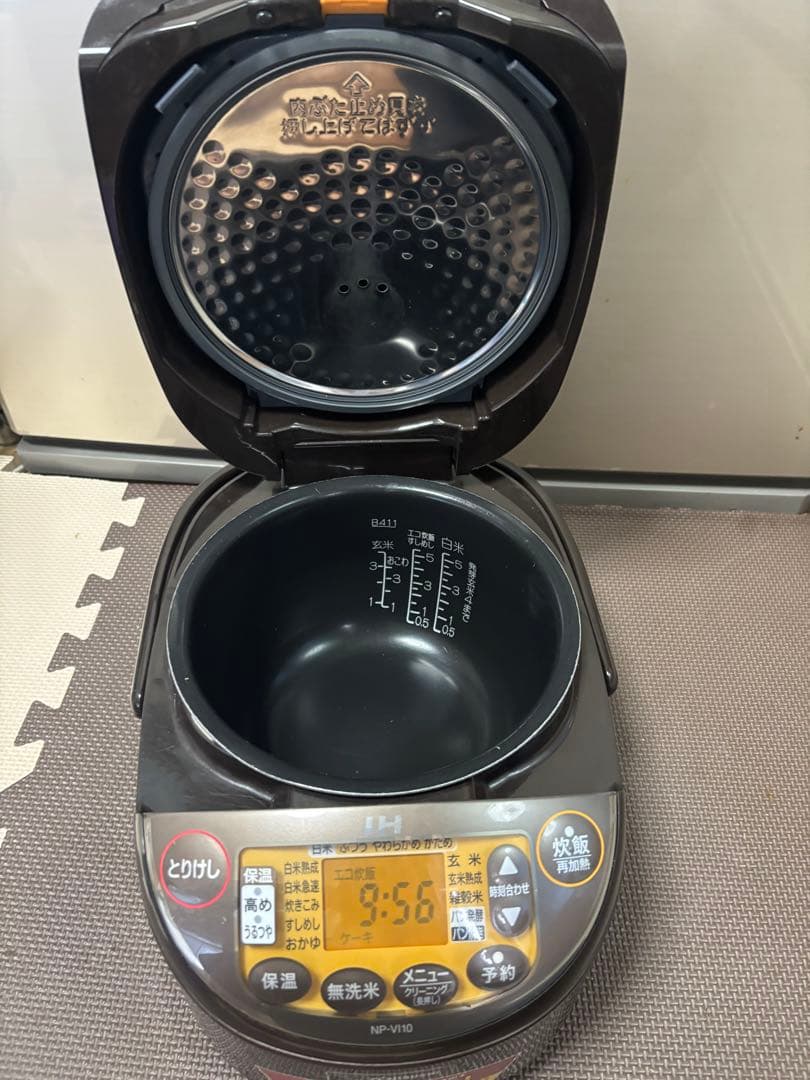 ZOJIRUSHI NP-VI10 炊飯器 象印 5.5合炊き-2020年製