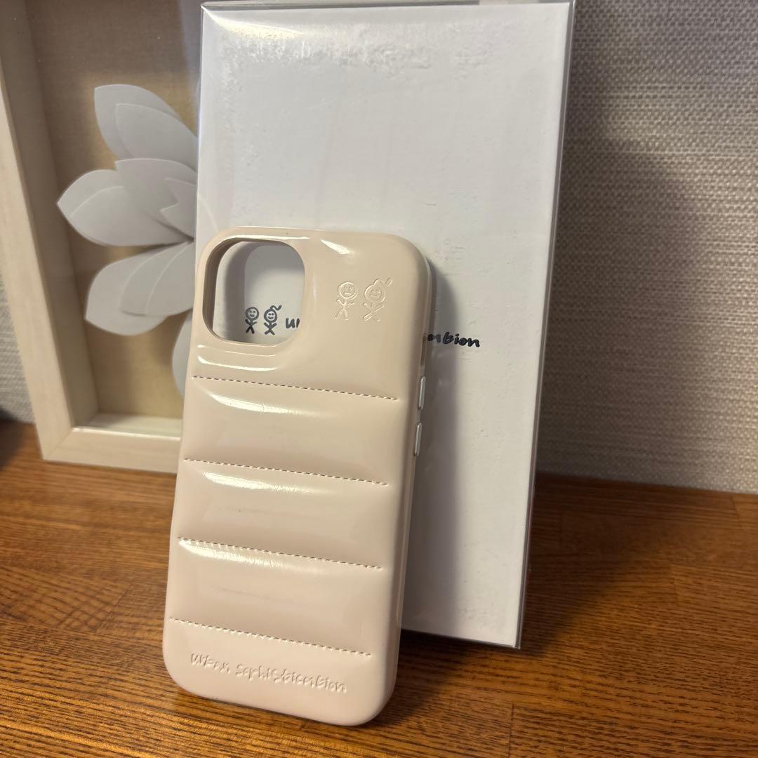 Urban Satisfaction iPhone15ケース ベージュ