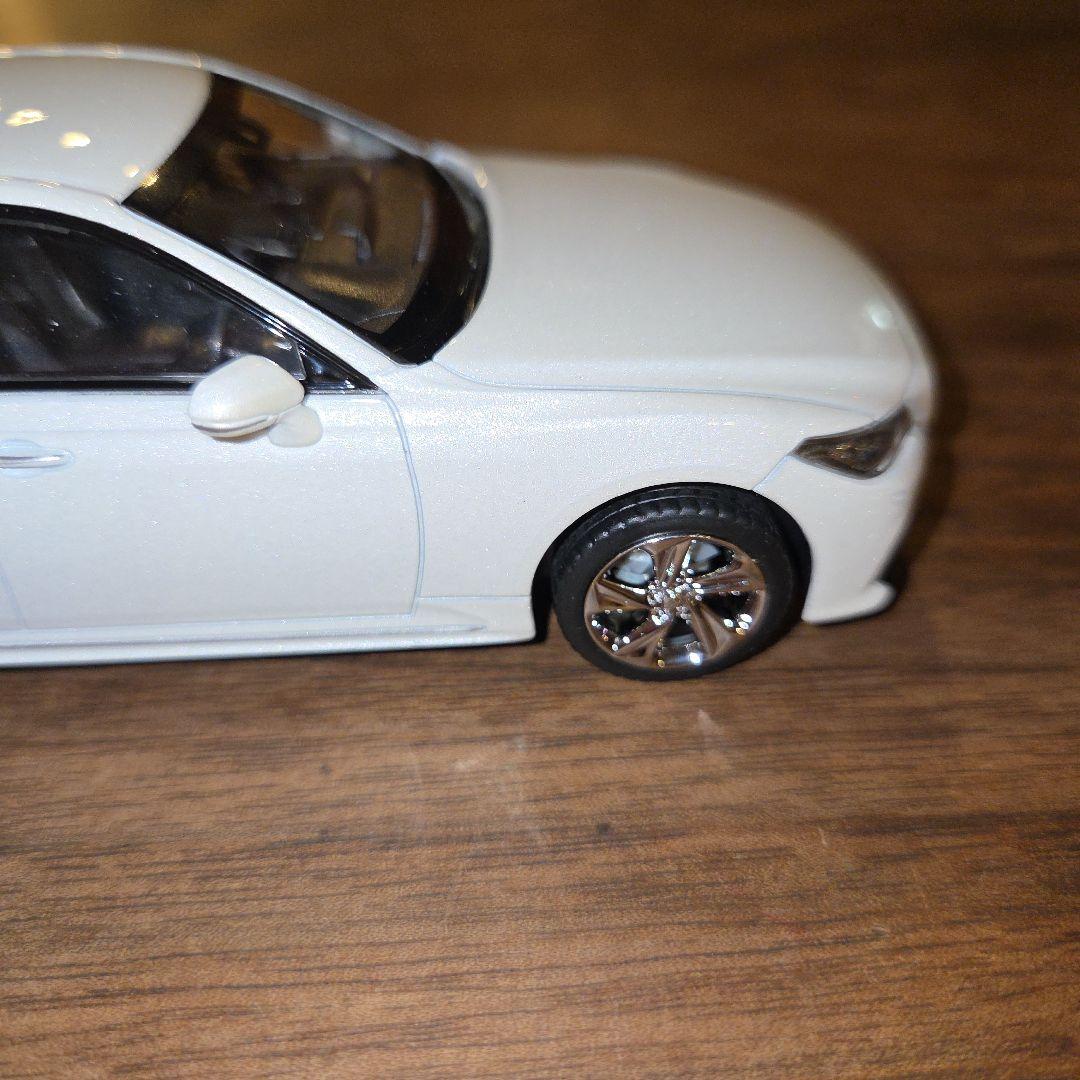 1/30 トヨタ カラーサンプル クラウン RS 220系 ホワイトパール