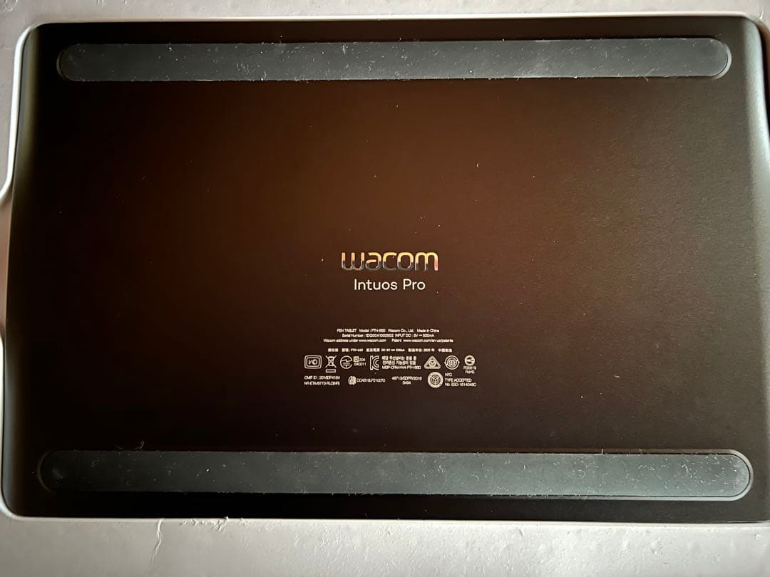 【値下中】Wacom ワコム Intuos Pro Medium M ペンタブ