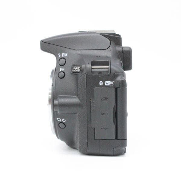 ショット数461！元箱付き！■ほぼ新品■ Nikon D5600