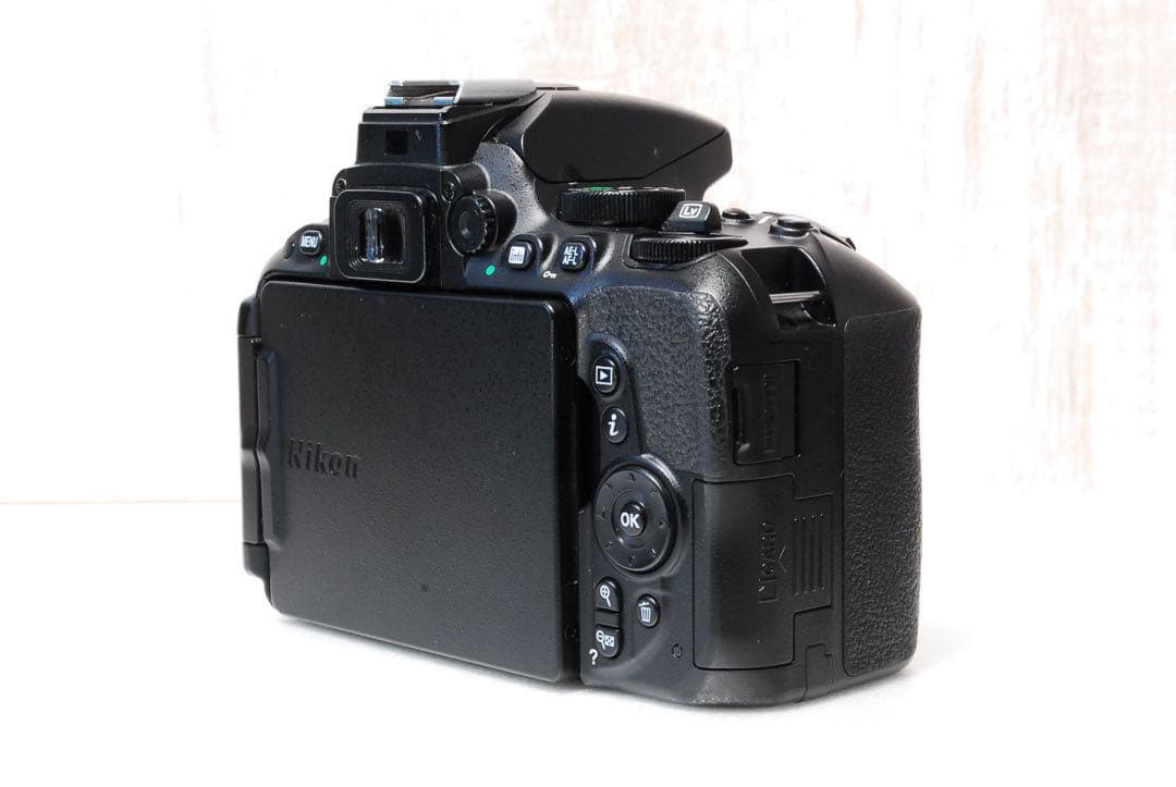 すぐ使えるフルセット✨レンズフィルター付✨Wi-Fi搭載機　NikonD5500
