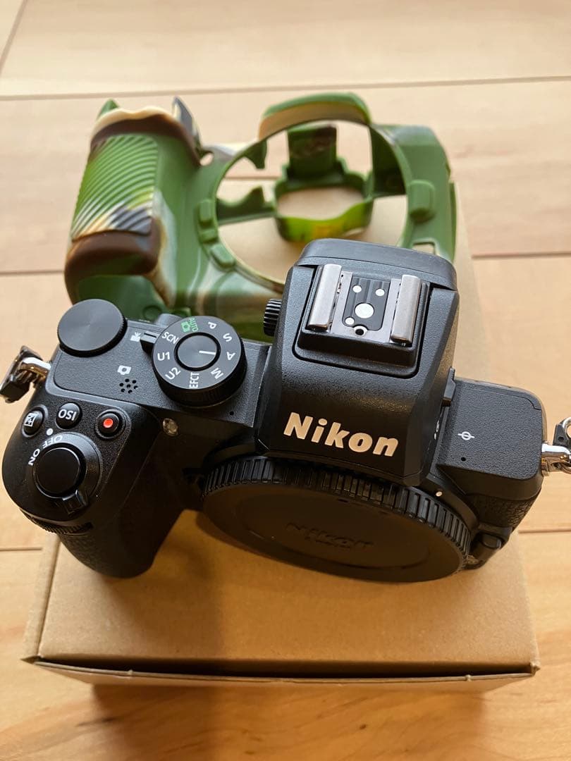 Nikon Z 50 ミラーレスカメラ イージーカバーカモフラージュグリーン付き