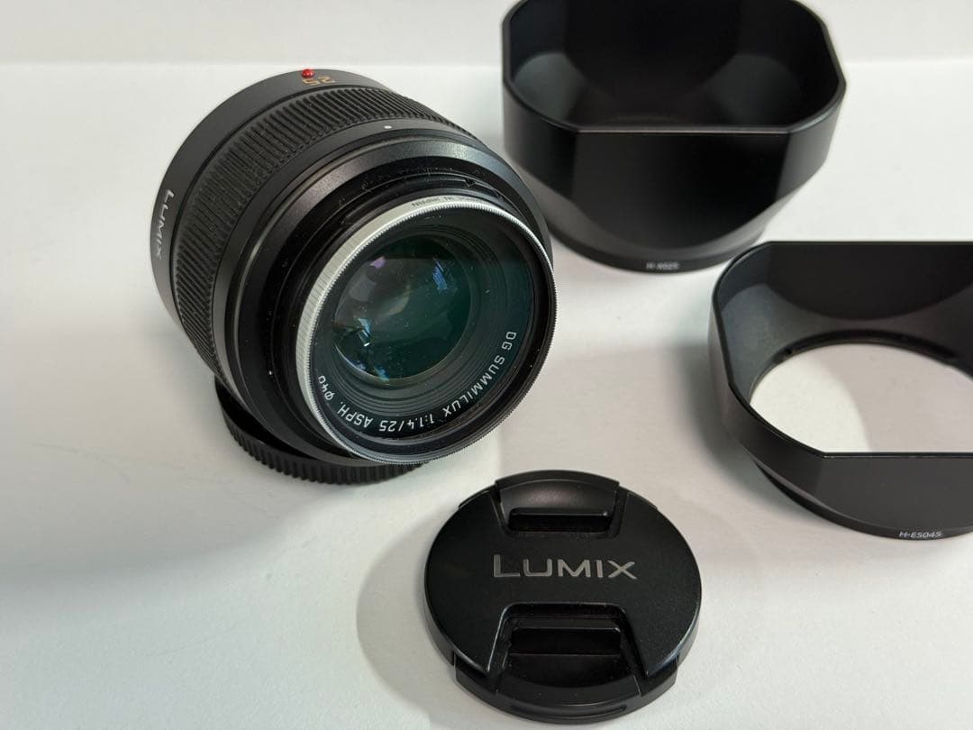 LUMIX GX7ボディシルバー + 25mm F1.4レンズ