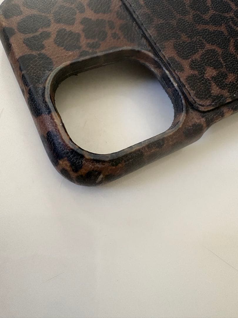 LOUVINI PARIS LOU LEOPARD iPhone16 ケース