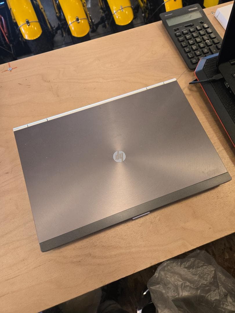 HP EliteBook 8470ノートPC USBポート2つ 英語配列
