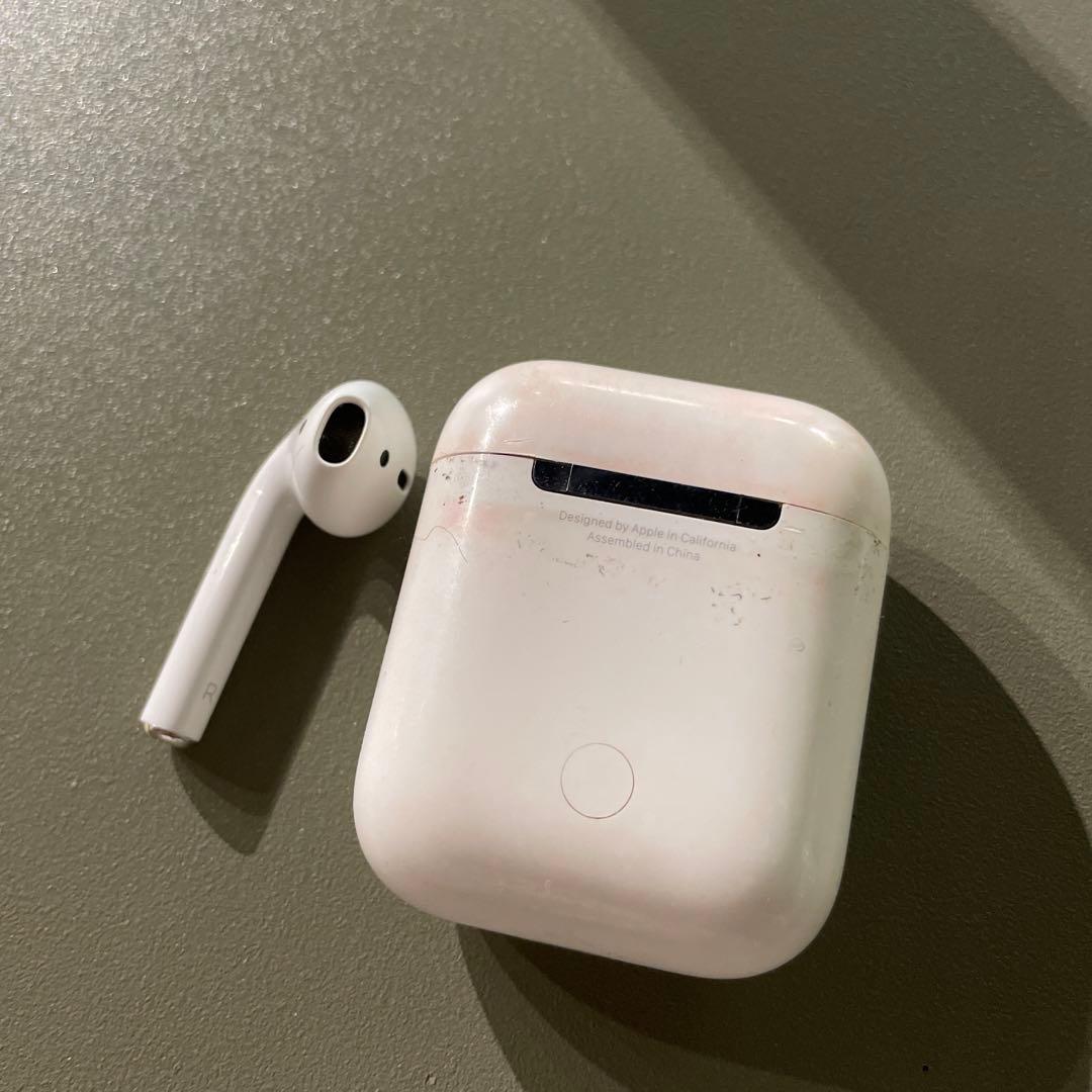 Apple AirPods第二世代　ケースと右耳のみ