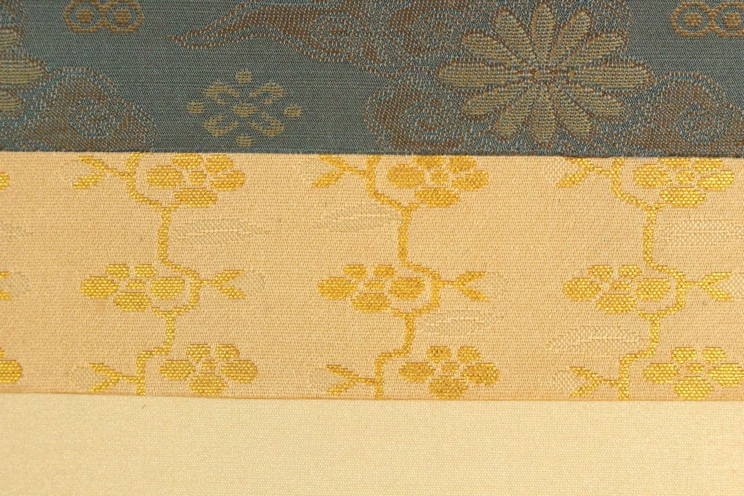 No5446掛軸　宮川雅秀　「兜」　絹本着色　共箱　端午の節句　縁起物　送料無料