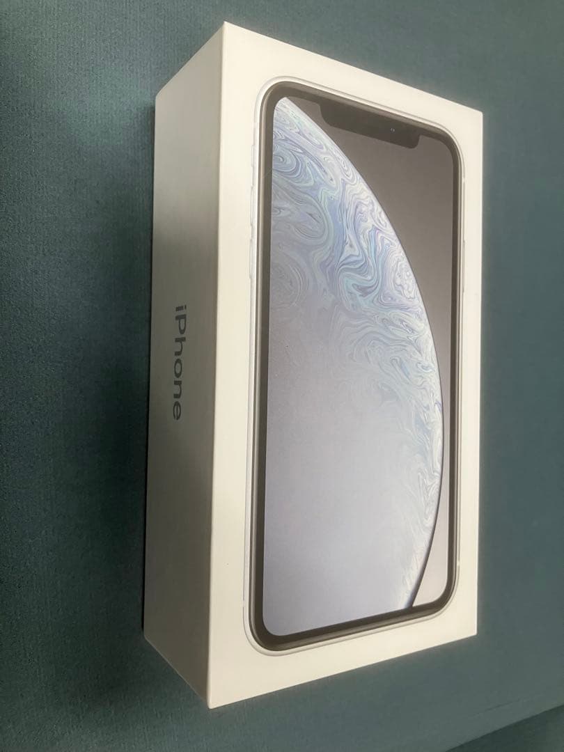 Apple iPhone XR ホワイト 本体　128GB 中古美品