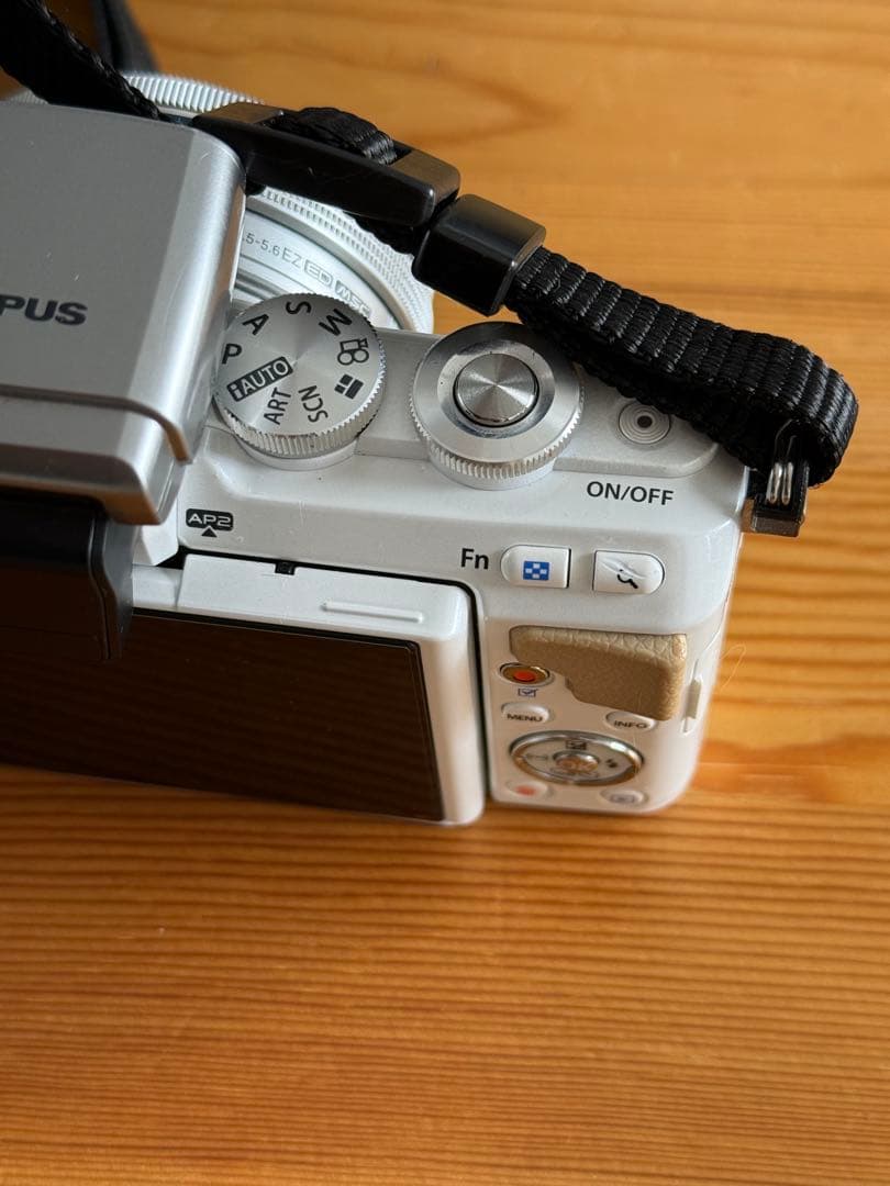 【美品】OLYMPUS PEN Lite E-PL7