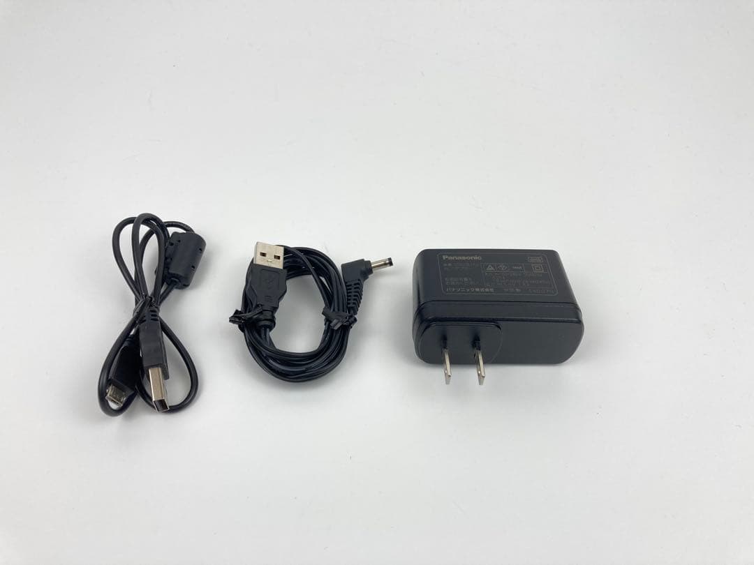 極美品　Panasonic HC-V550M-R ビデオカメラ 32GBレッド