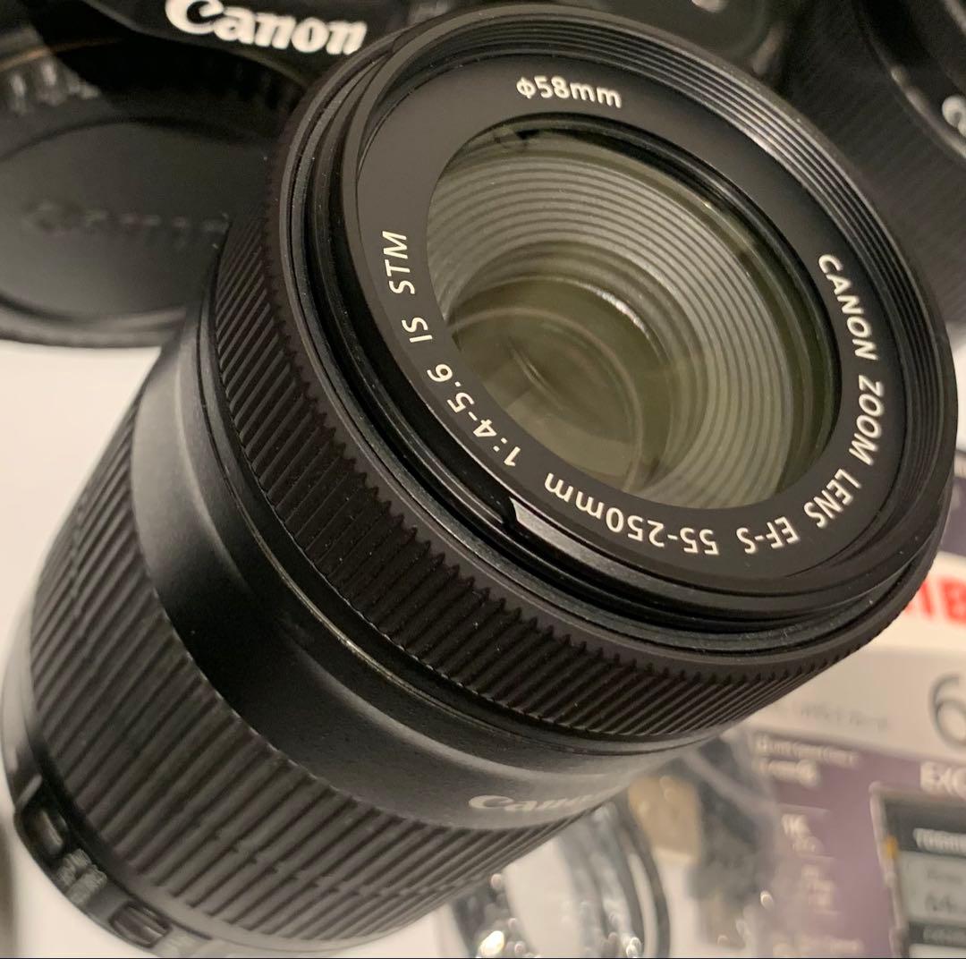 Canon EOS Kiss X8i ダブルズームキット(単焦点レンズ+α付き)