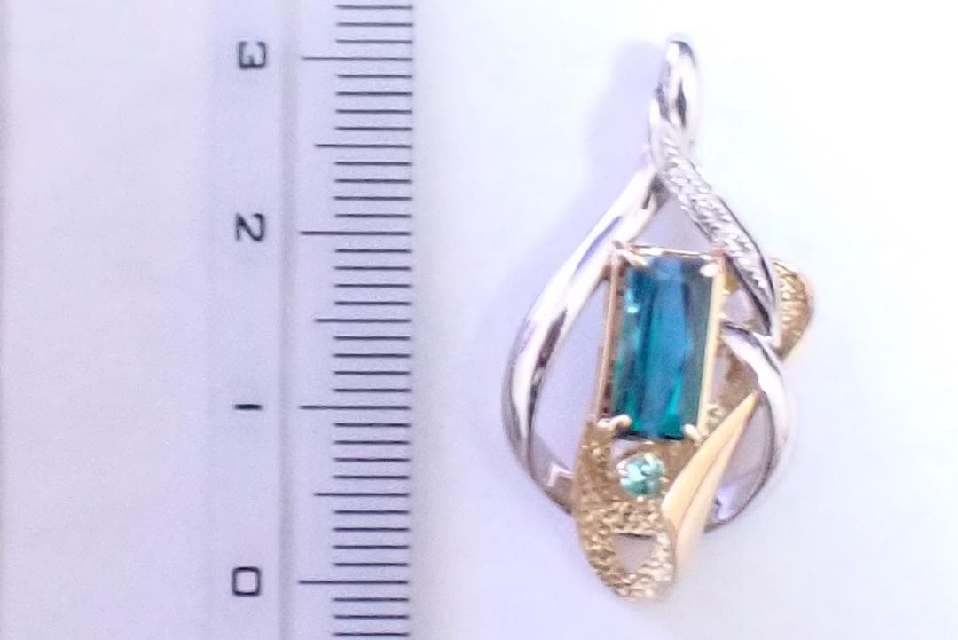 インディゴライトトルマリン　ペンダントトップ　1.55ct　パライバ0.06ct