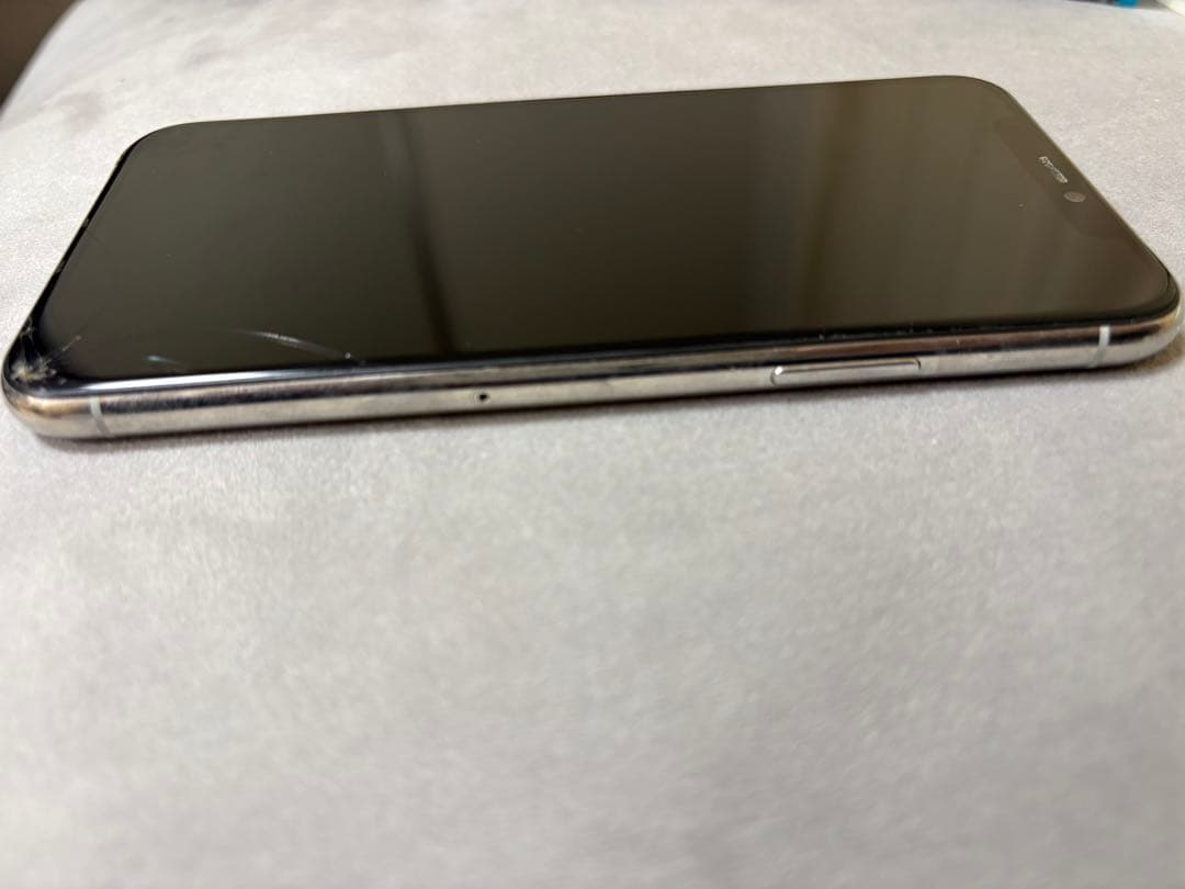 iPhone 11 Pro 64GB SIMロックあり 画面ヒビあり