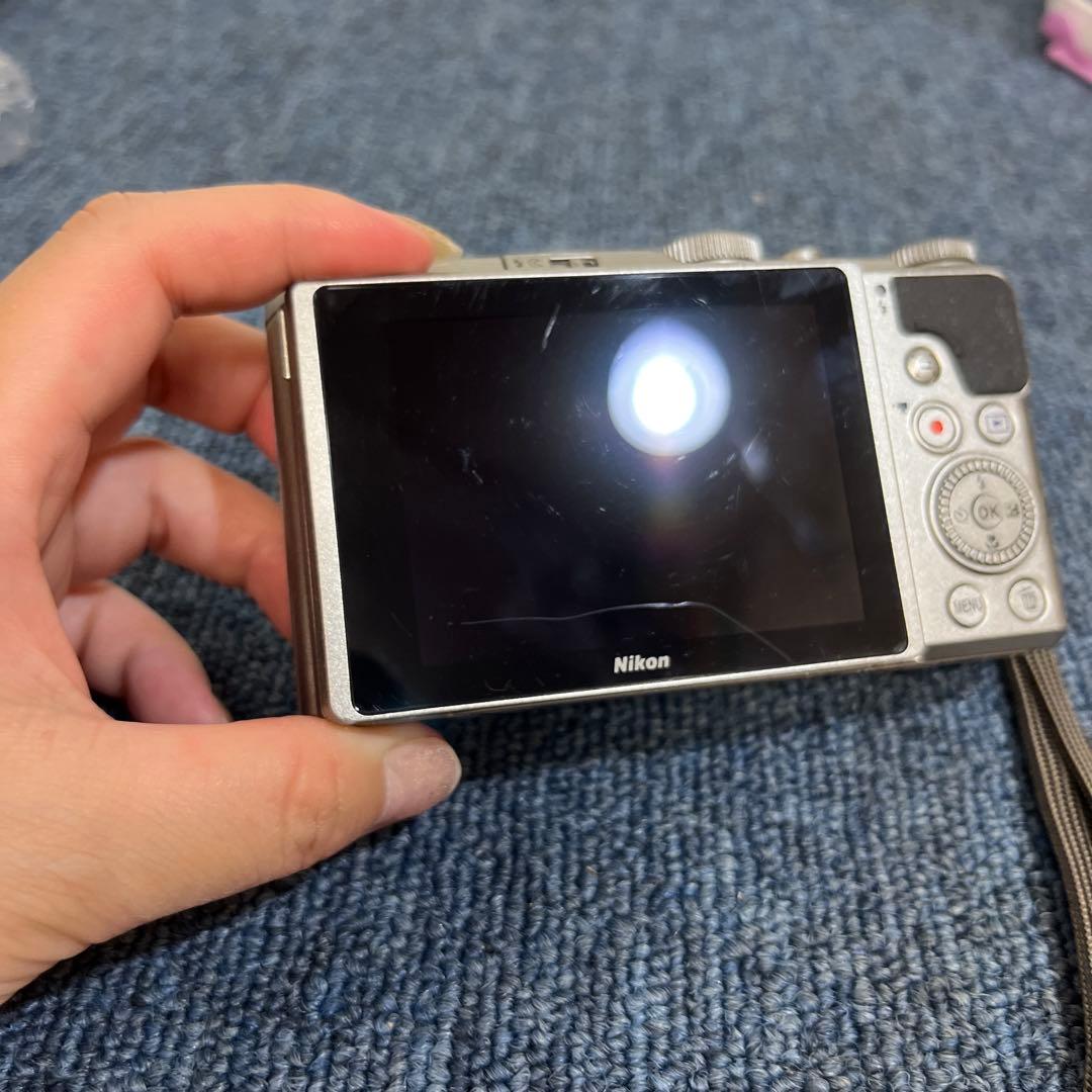 Nikon COOLPIX A900　シルバー