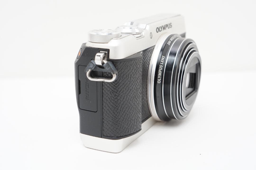 ジャンク　OLYMPUS STYLUS SH-2 コンパクトデジタルカメラ