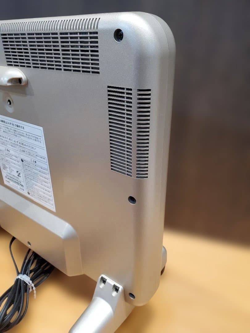 遠赤外線暖房器　サンルミエ・エクセラ750