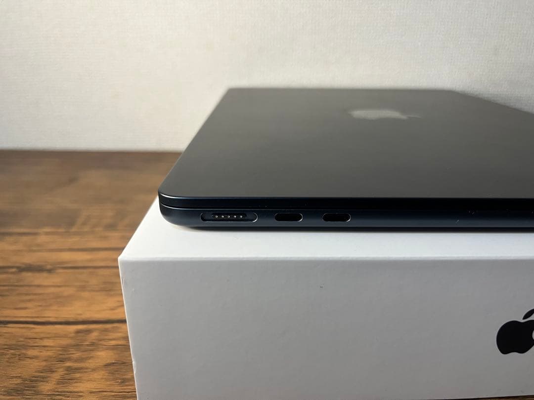 MacBook Air (M3, 2024) 16GB/256GB ミッドナイト