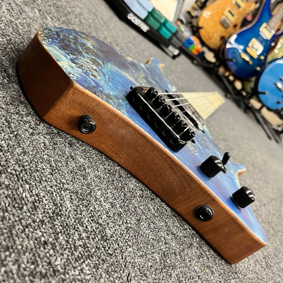 【11881】【新品】【通常弦張れます】 ヘッドレスギターブルー