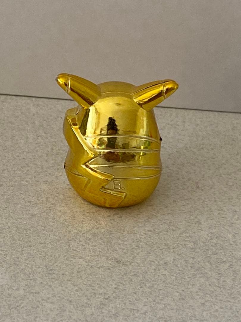 初代　ポケモン　ピカチュウ　ピッピ　カイリュー　サンダー　金色　フィギュア　レア