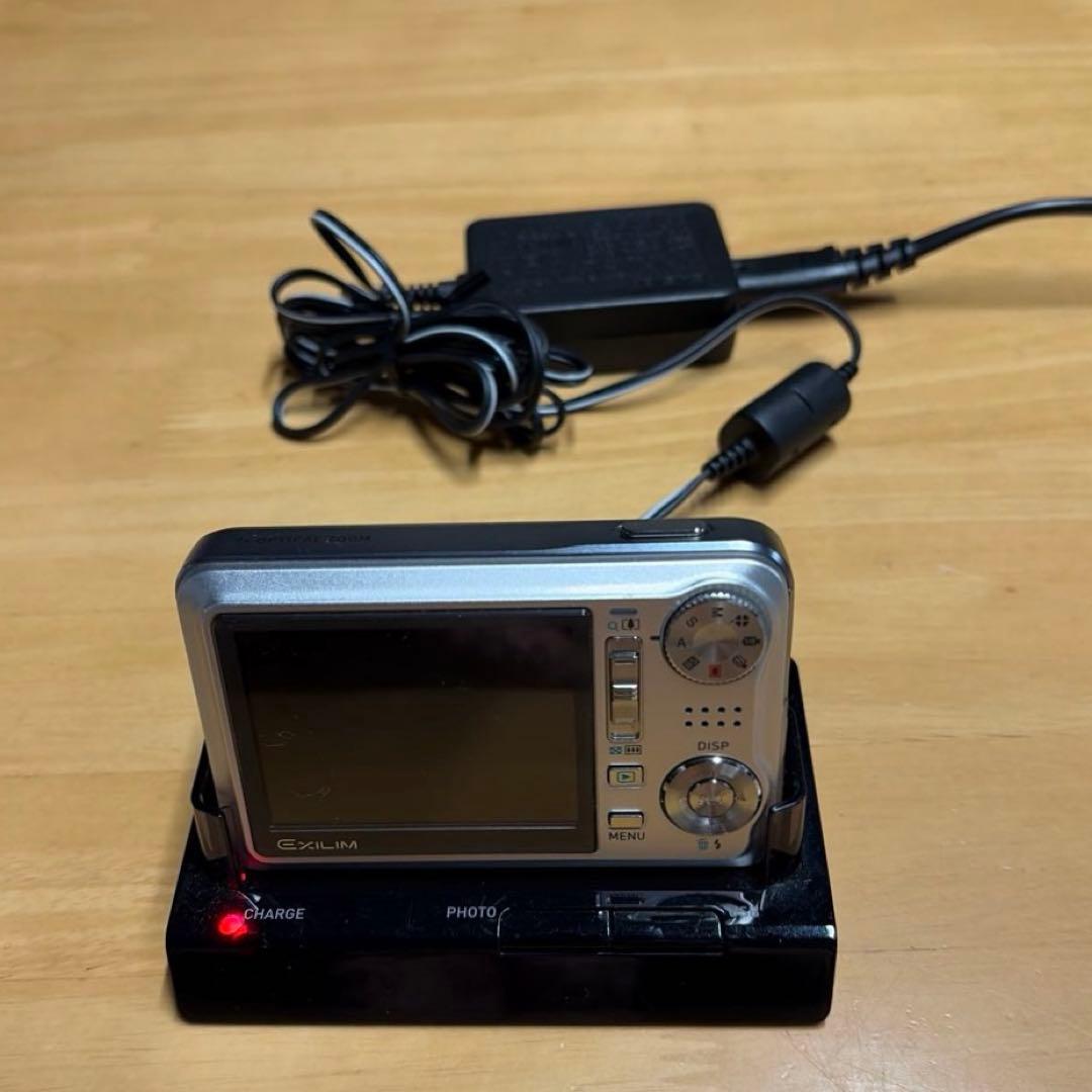 CASIO EXILIM EX-V7 コンパクトデジカメ 充電器付き