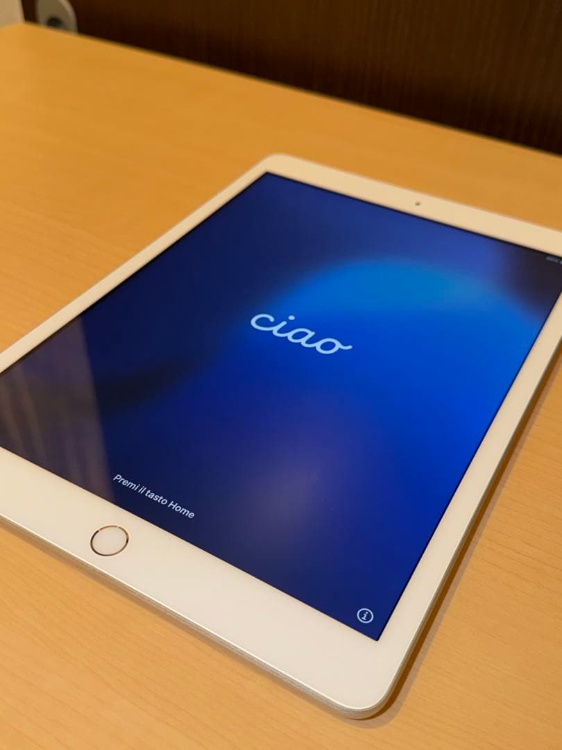 iPad 第7世代 スペースグレー Wi-fiモデル 32GB キーボードカバー