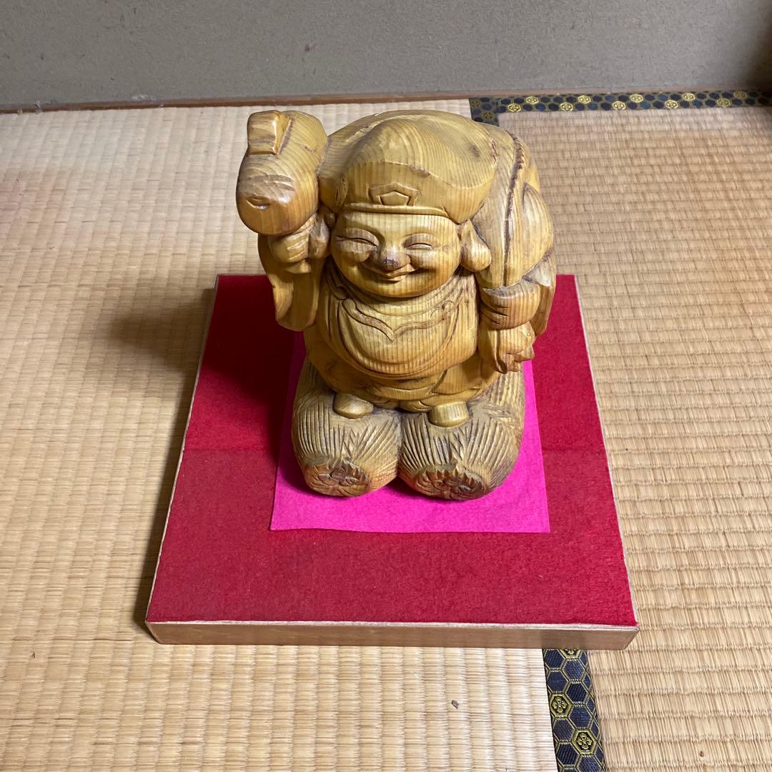 手作り木製大黒天像 赤い台座付き　非売品