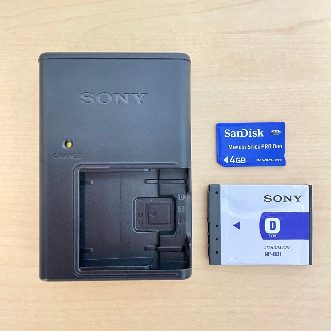 SONY Cyber-shot DSC-T77 サイバーショット　シルバー 薄型