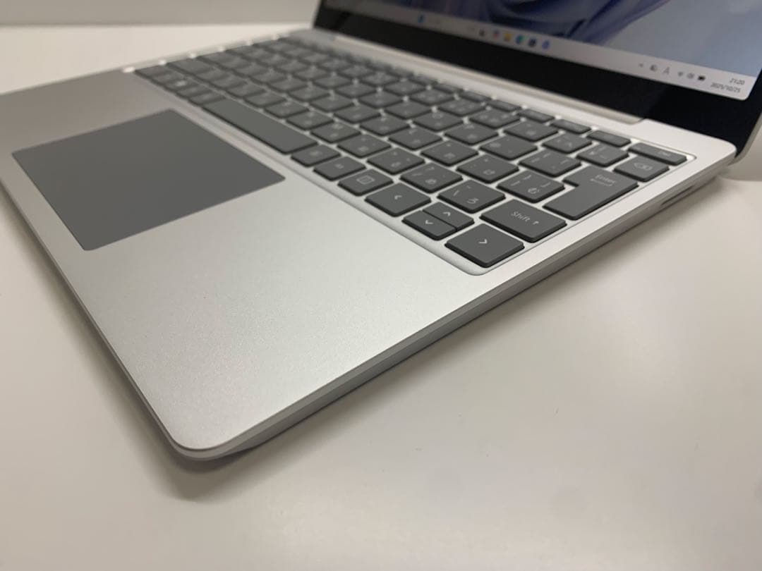 美品 Surface Laptop Go3 Core i5 8GB 256GB