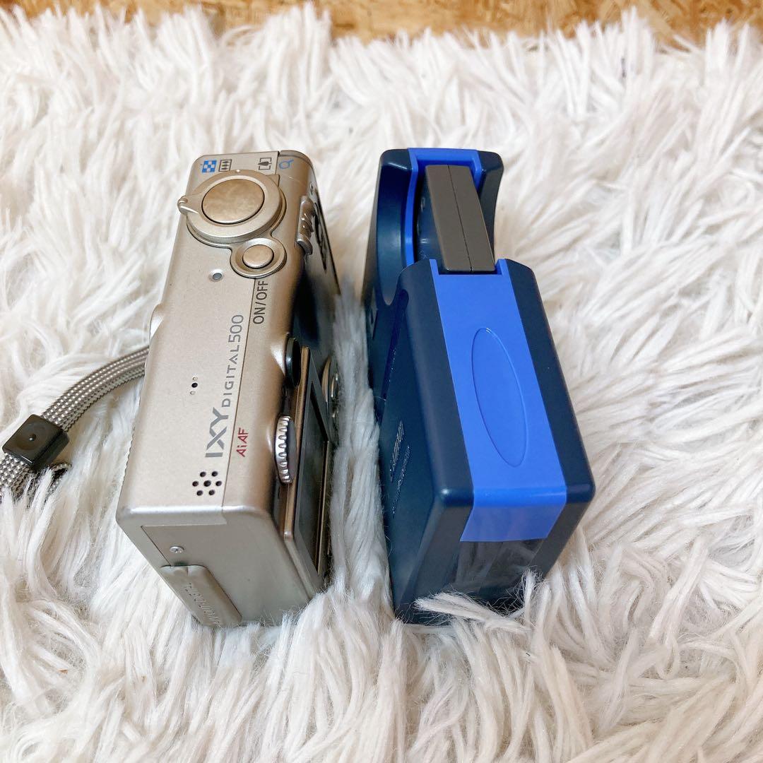 Canon キャノン　PC1084 デジタルカメラ　充電器付き