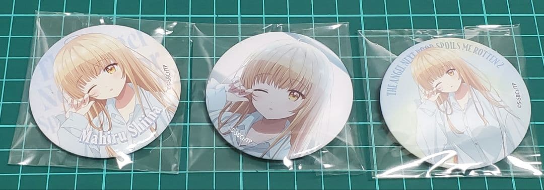 くじQ お隣の天使様 椎名真昼 寝起きアクリルスタンド+クリアカード&缶バッジ