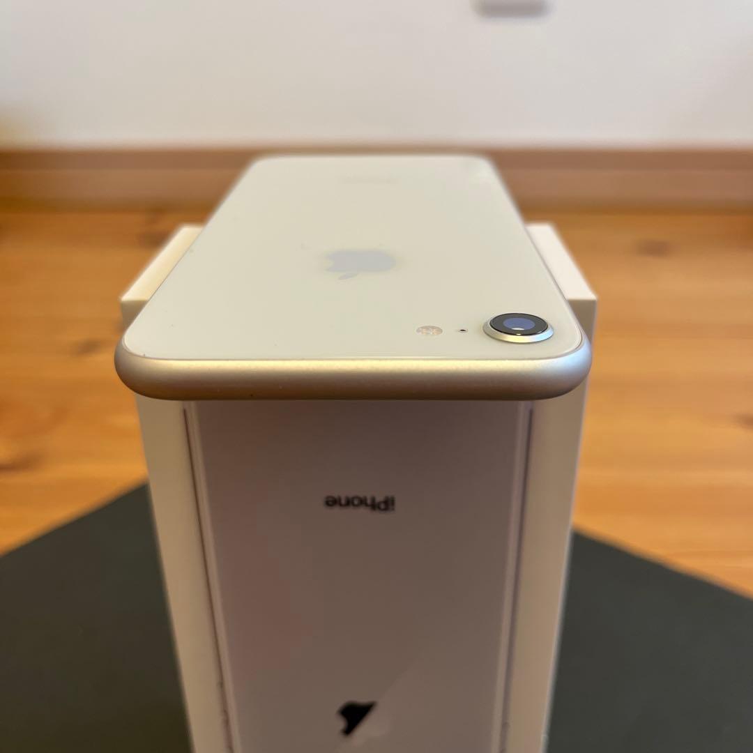 iPhone8 64GB シルバー SIMフリー バッテリー交換済み