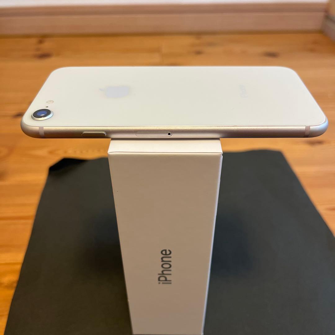 iPhone8 64GB シルバー SIMフリー バッテリー交換済み