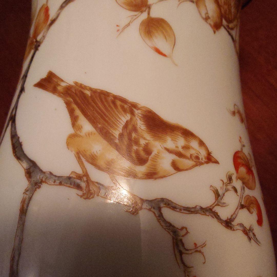 鳥と枝の陶器製花瓶