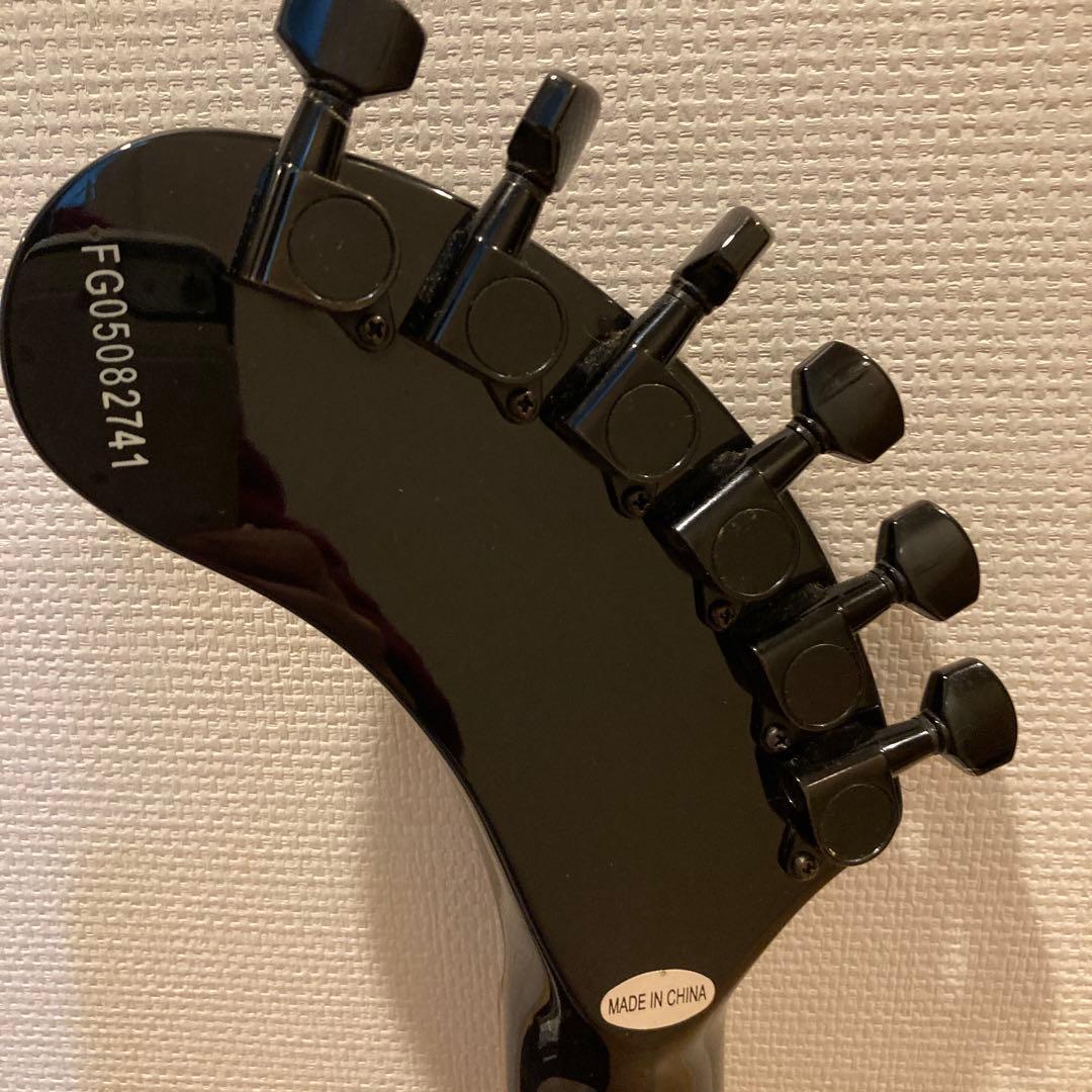 極美品　FERNANDESエレキギター スカルデザイン　専用ケース付